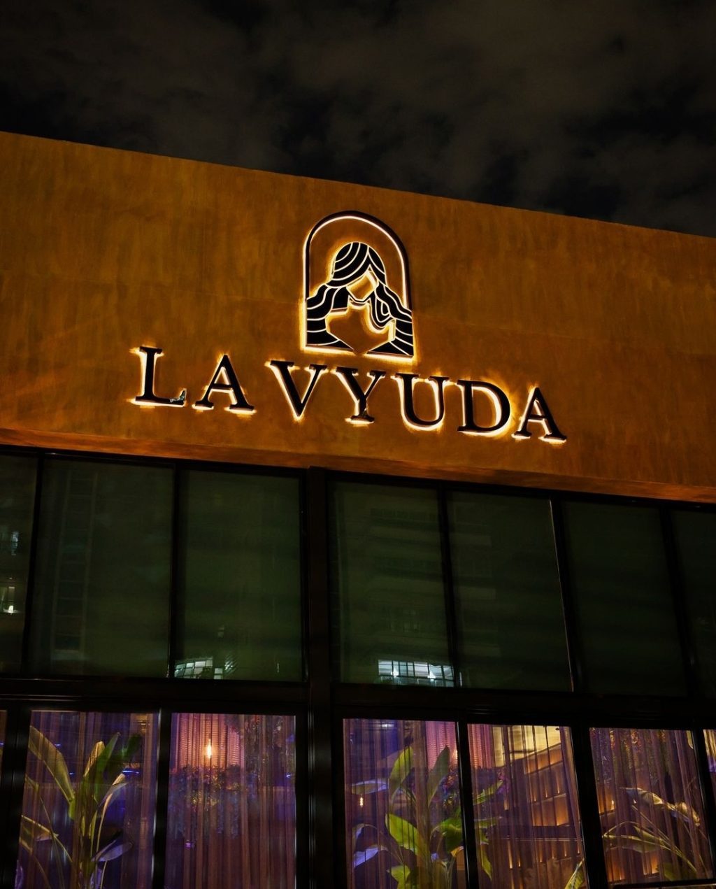 La-vyuda-restaurant-exterior.jpg