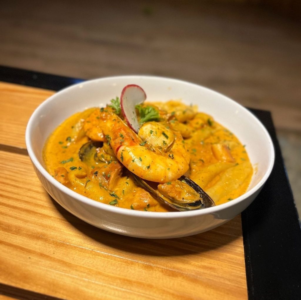 Coctel-del-mar-cazuela-mariscos.jpg