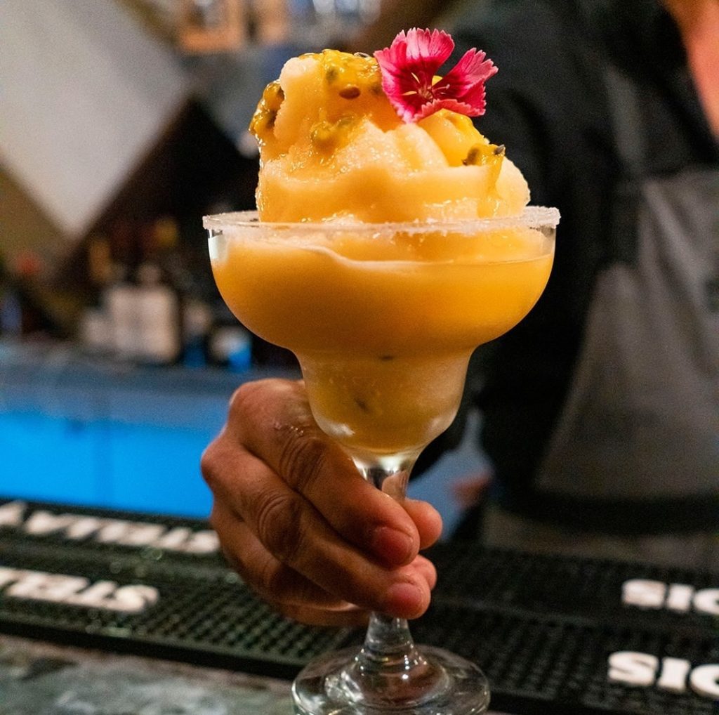 Monalisa-bar-margarita.jpg