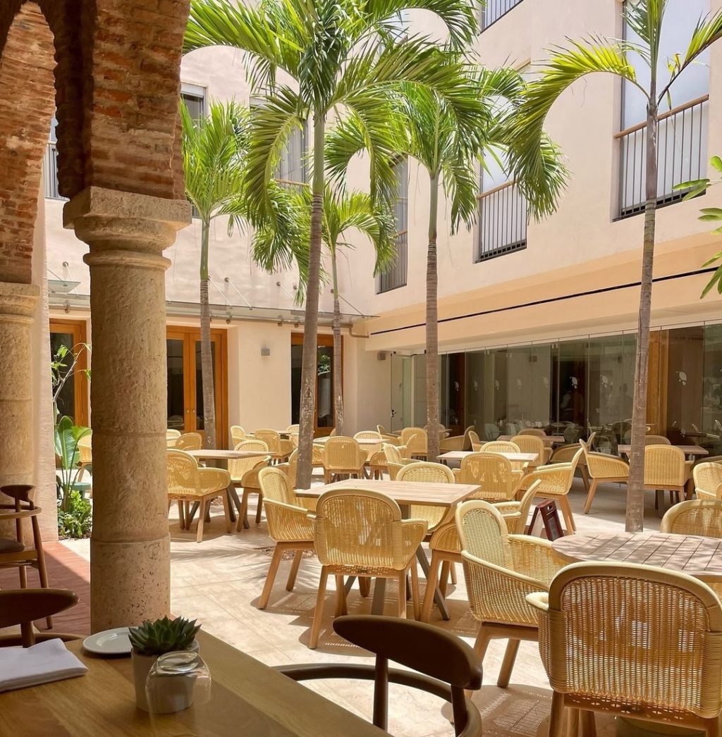 Zola-restaurante-interior.jpg
