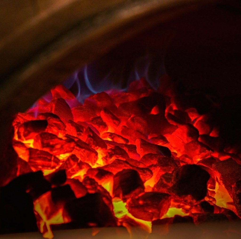 Anthonys-pizza-al-carbon.jpg