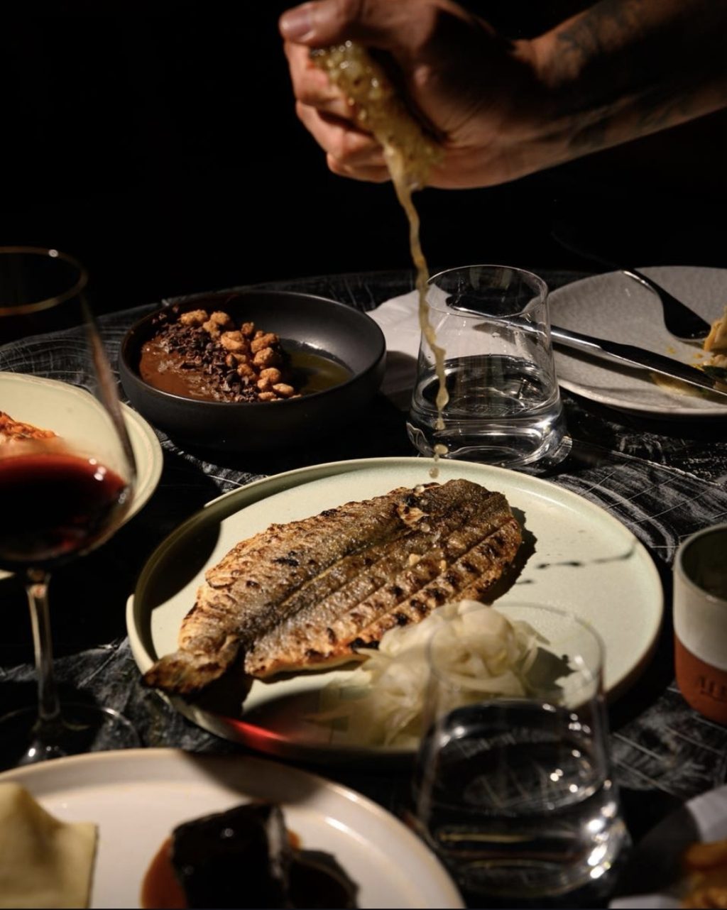 Tenu-restaurante-plato.jpg