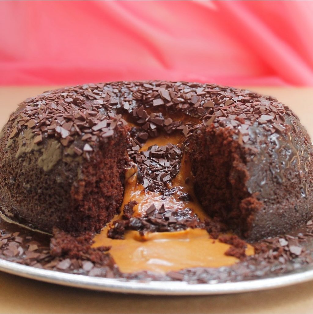 La-rogel-brigradeiro-cake-chocolate.jpg