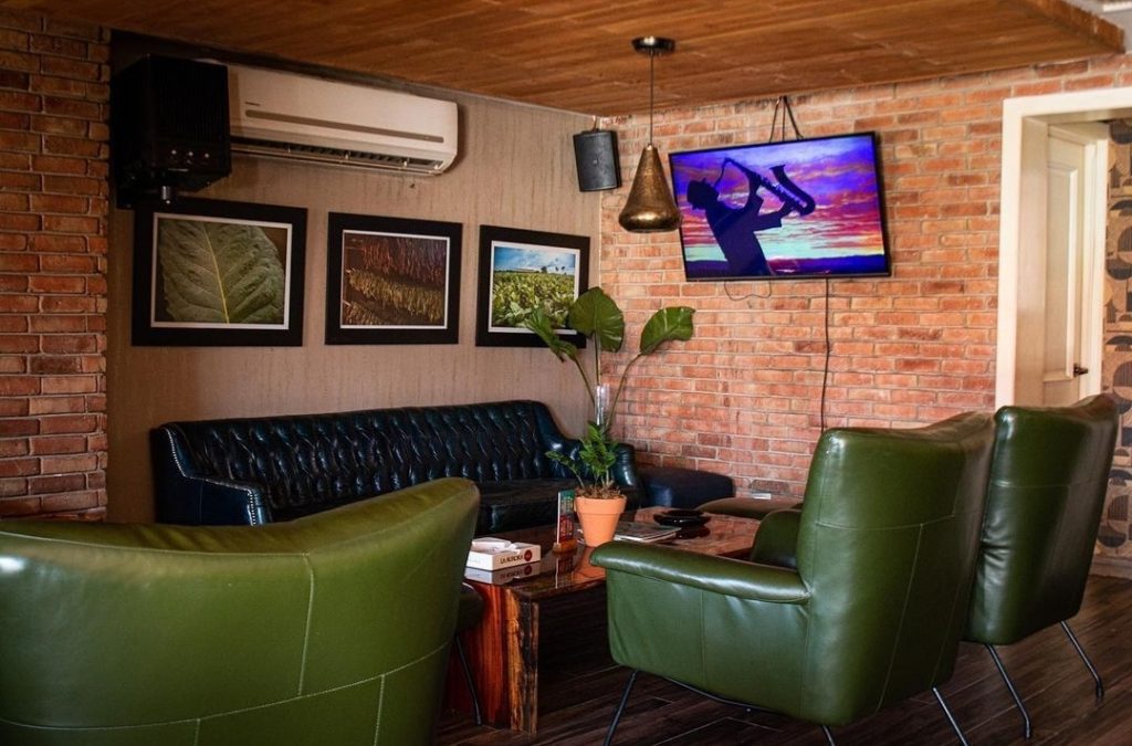 Cameroon-cigar-lounge-interior.jpg