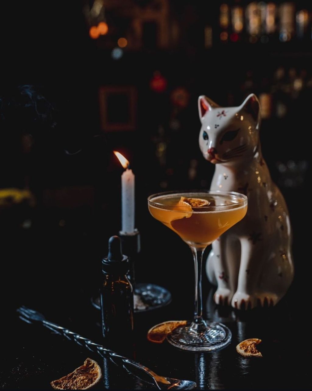 Local3-bar-cocktail-gato-vela.jpg