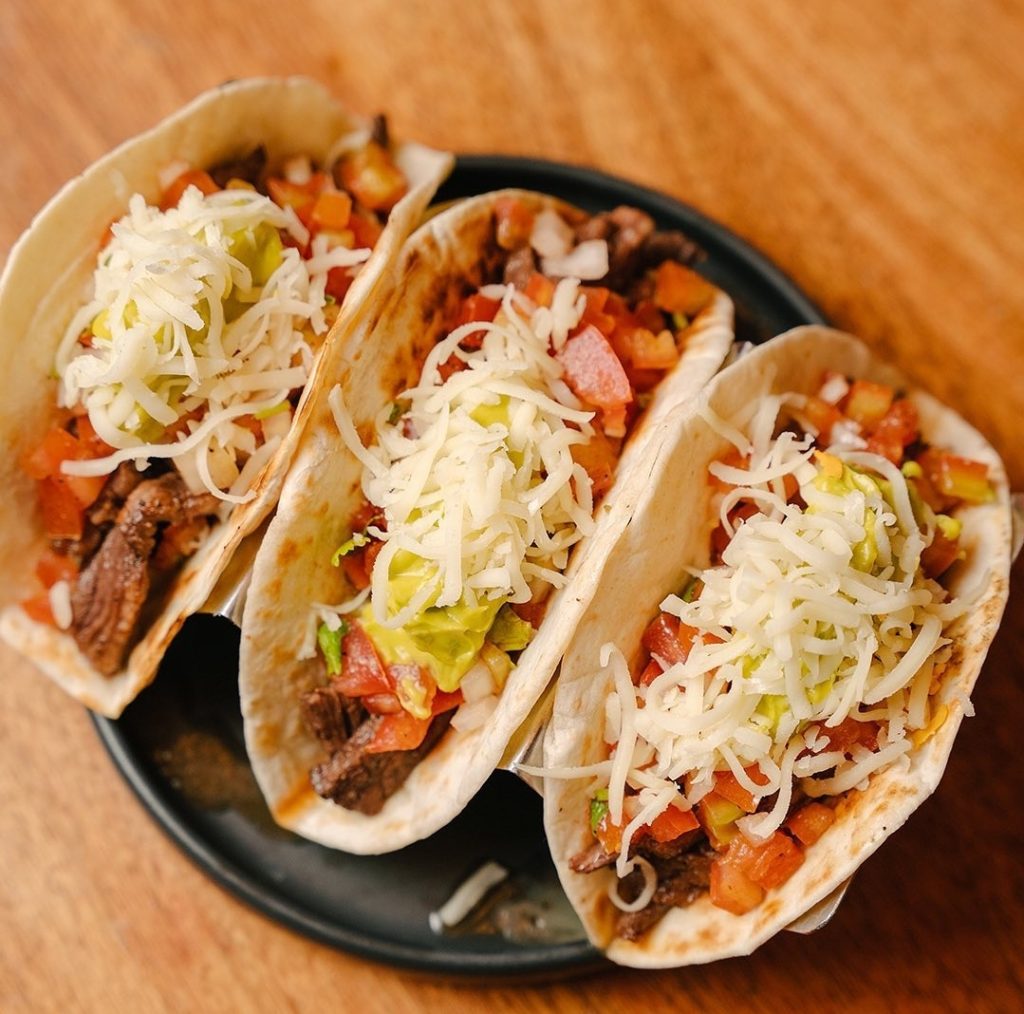 Monalisa-bar-tacos.jpg