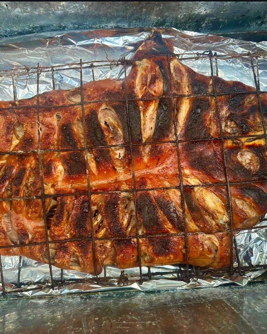 Titi-cerdo-caja-china-min.jpg