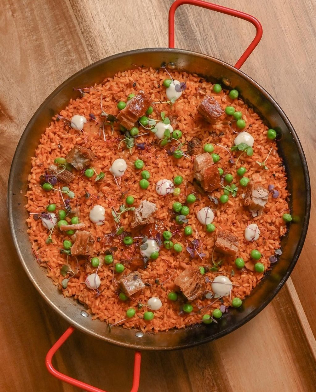 Pa-stela-paella-chicharon.jpg