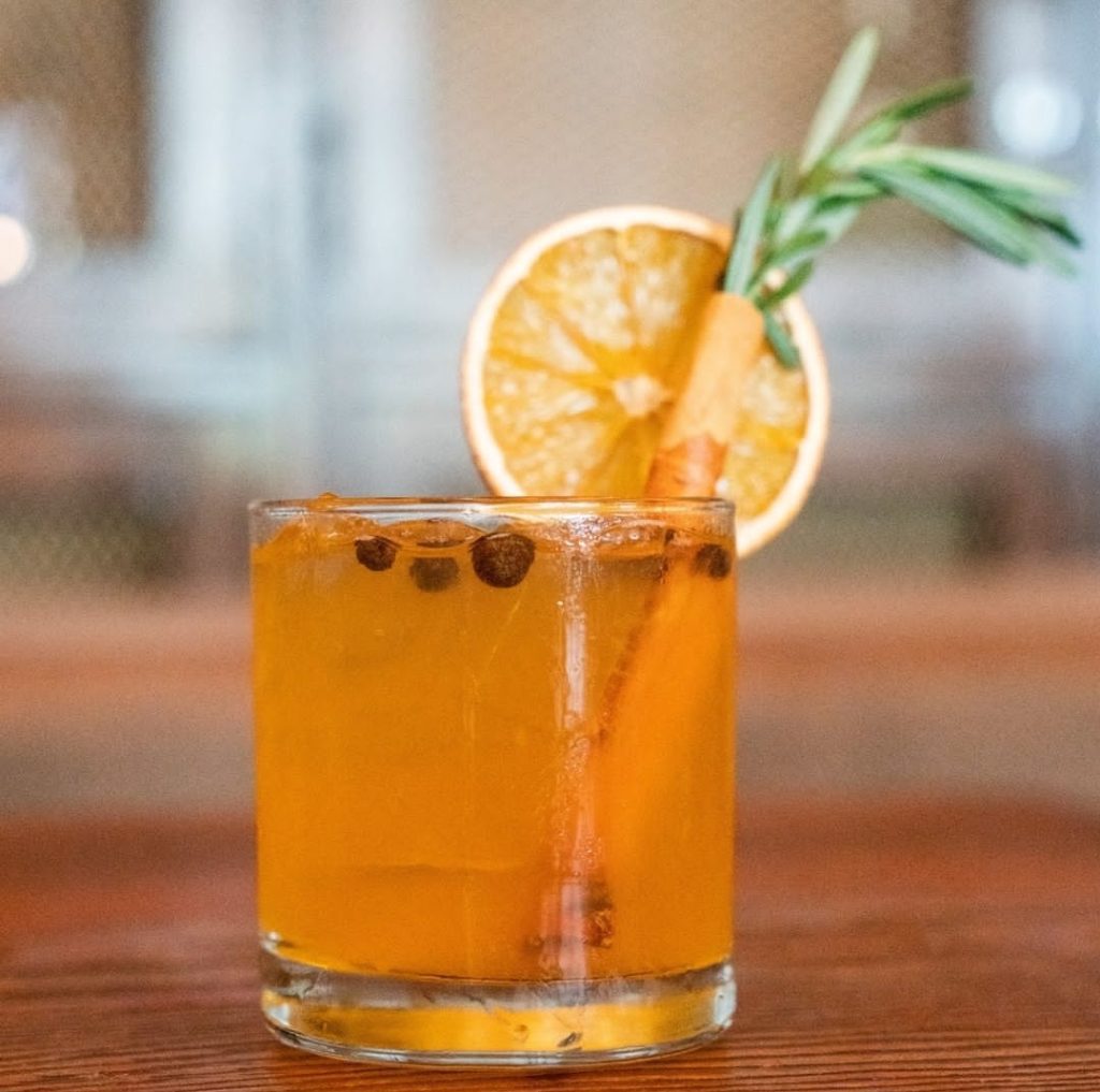Monalisa-bar-tragos.jpg