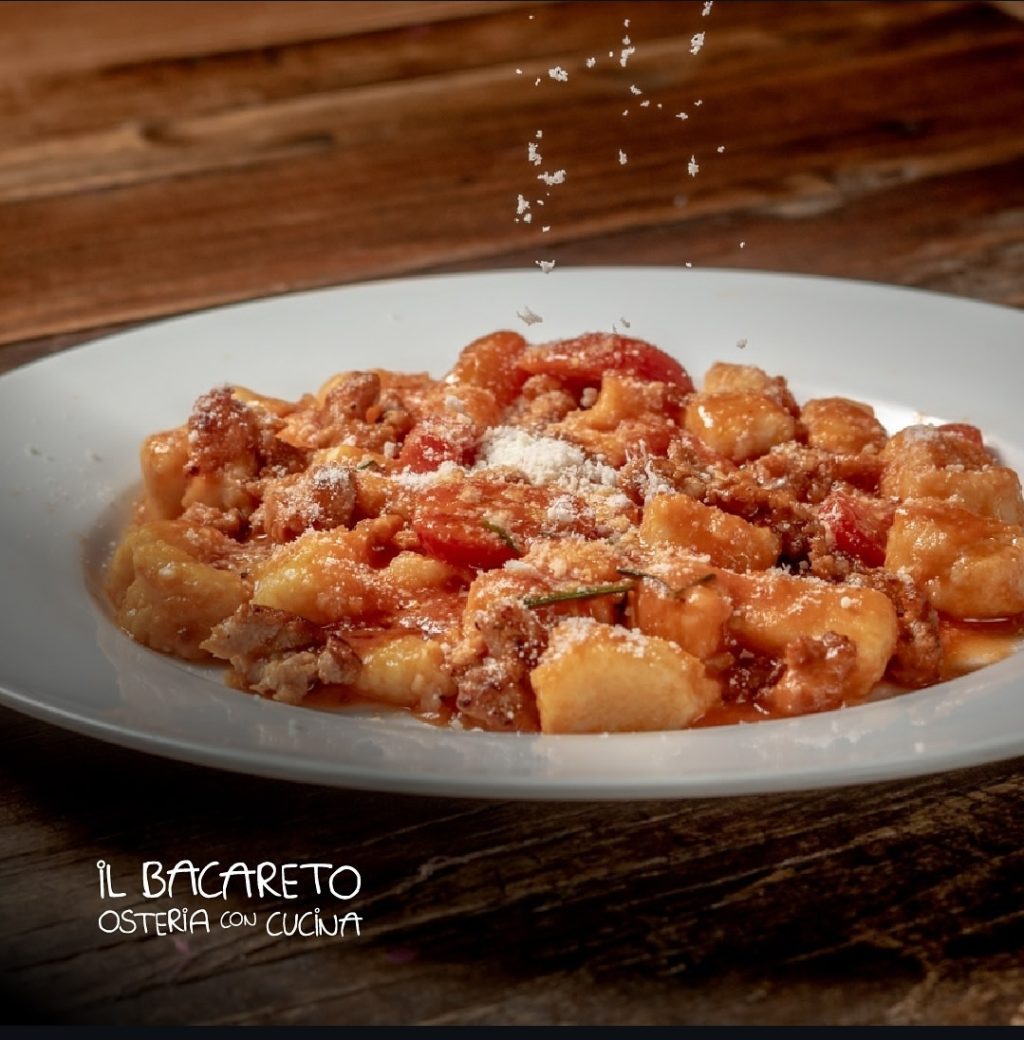 Il-bacareto-osteria-pasta-tomates.jpg