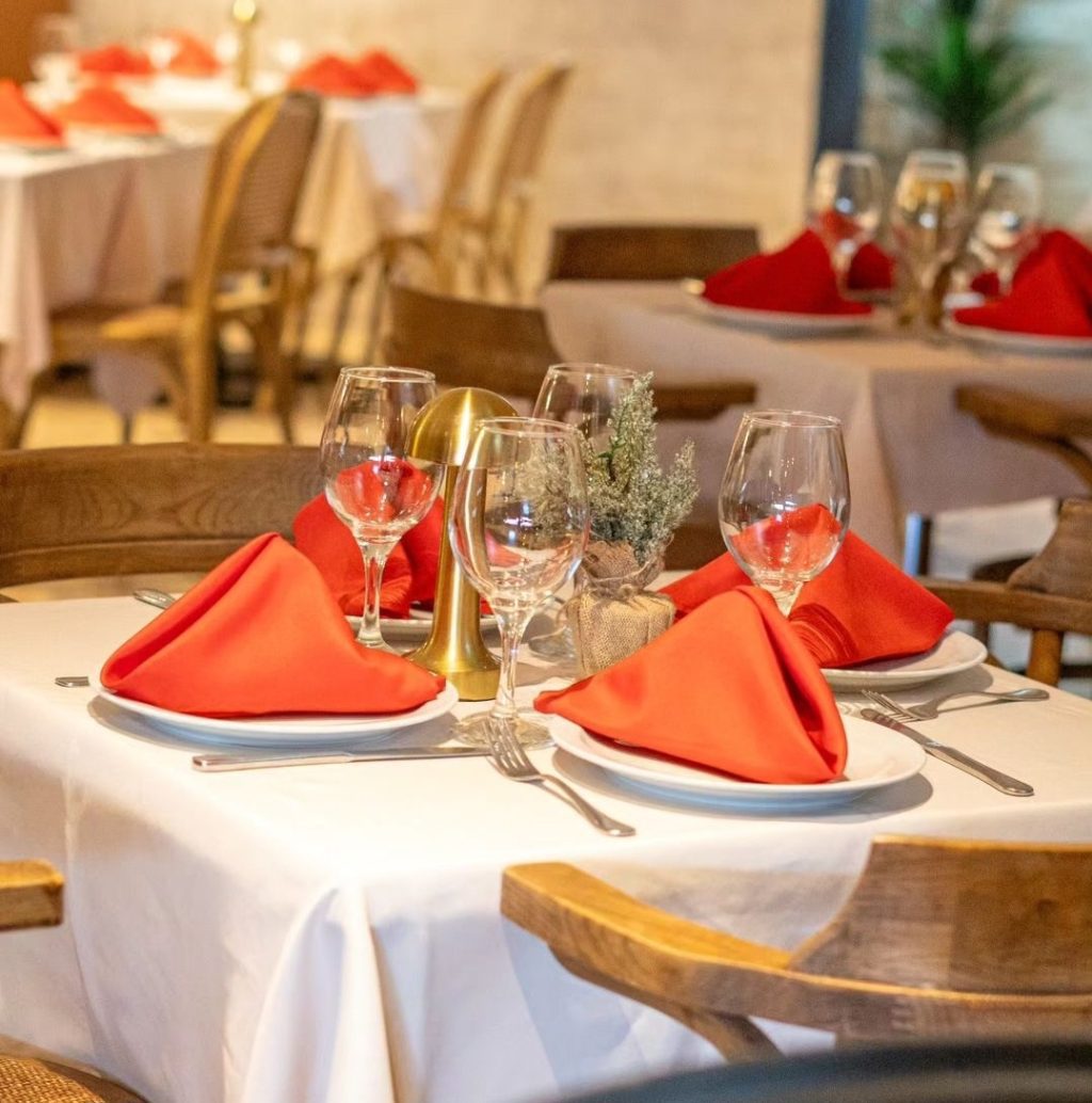 Shorthorn-steak-seafood-interior.jpg