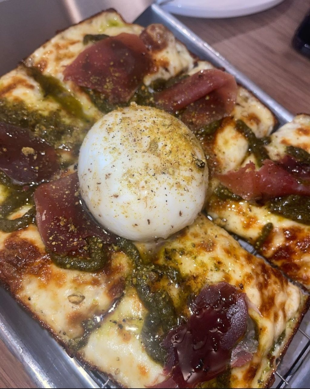 Detroit-pizza-burrata-prosciutto.jpg